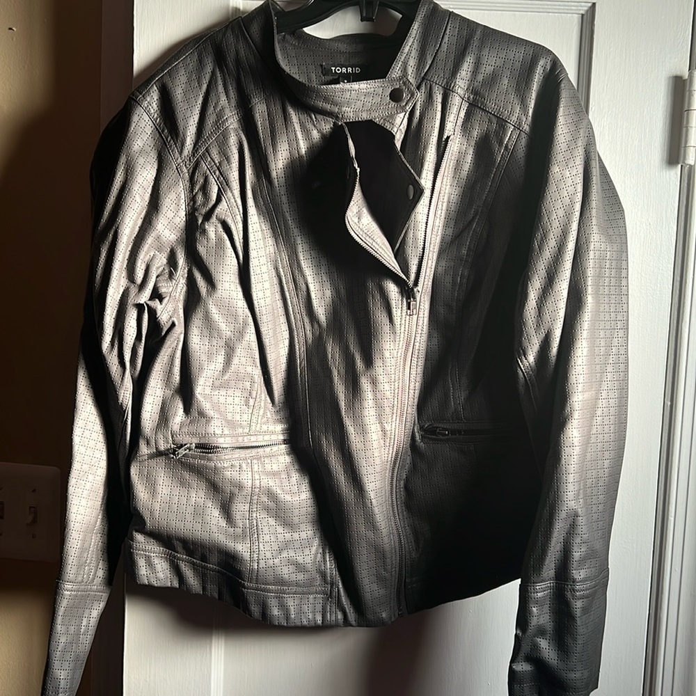 Gray short jacket